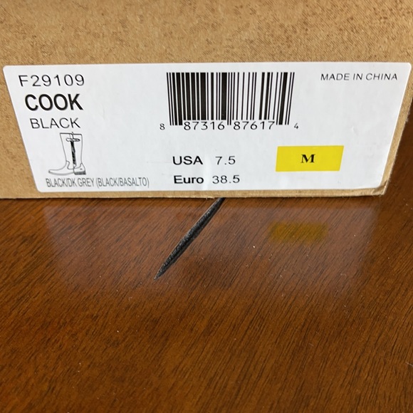 Born Cook black/grey boot 7.5 EUC - Picture 2 of 8